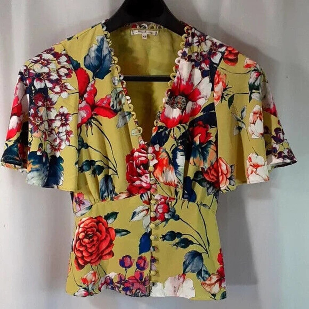 Willow & Clay size XS button front short sleeve green floral shirt